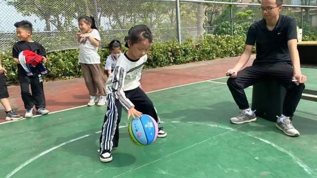 平潭岚城乡中心小学首届校园篮球赛成功举办